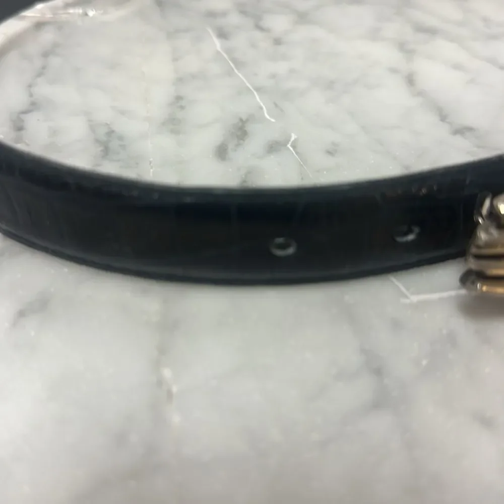 CARLISLE Vintage Leather Black Croc Embossed Belt Silver and Gold Buckle Sz M